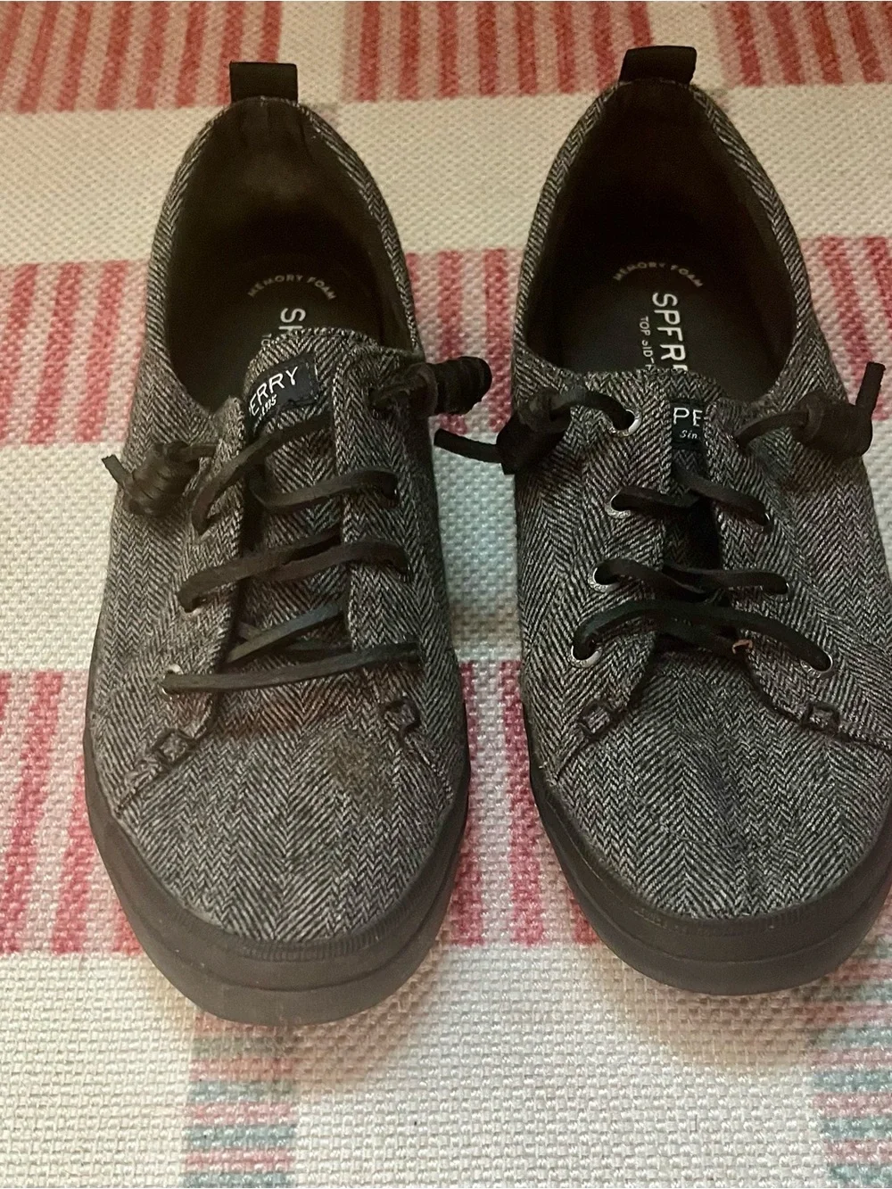 Sperry Women’s Gray Crest Vibe Sneakers size 7